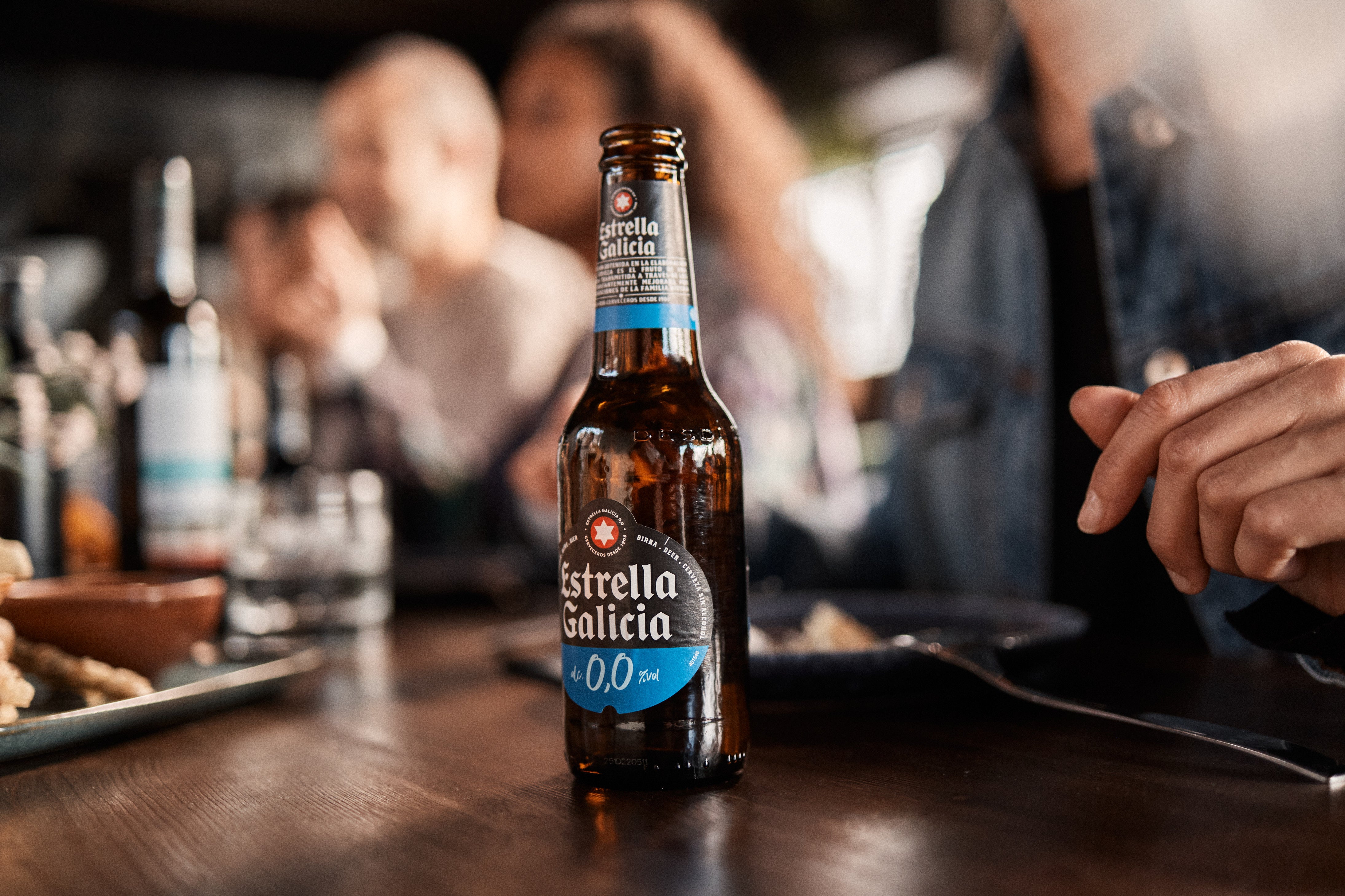 Bere fara alcool Estrella Galicia, 0.0%, Sticla, 6 x 0.33L